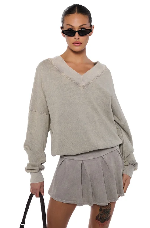 Today’s Special KAYLANI V NECK SWEATSHIRT IN LIGHT GREY