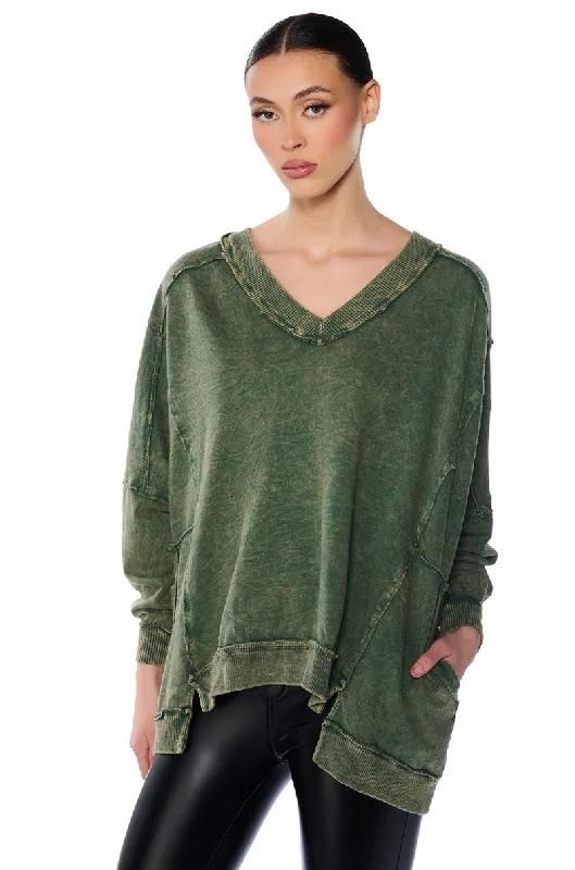 Hurry In ARIA OVERSIZED V NECK SWEATSHIRT