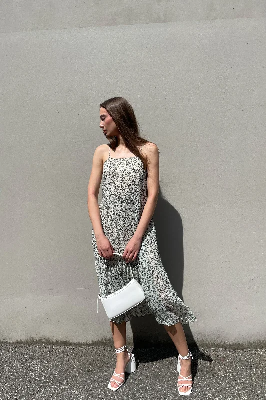 Crazy Deals textured dressTIERED FLORAL MIDI DRESS