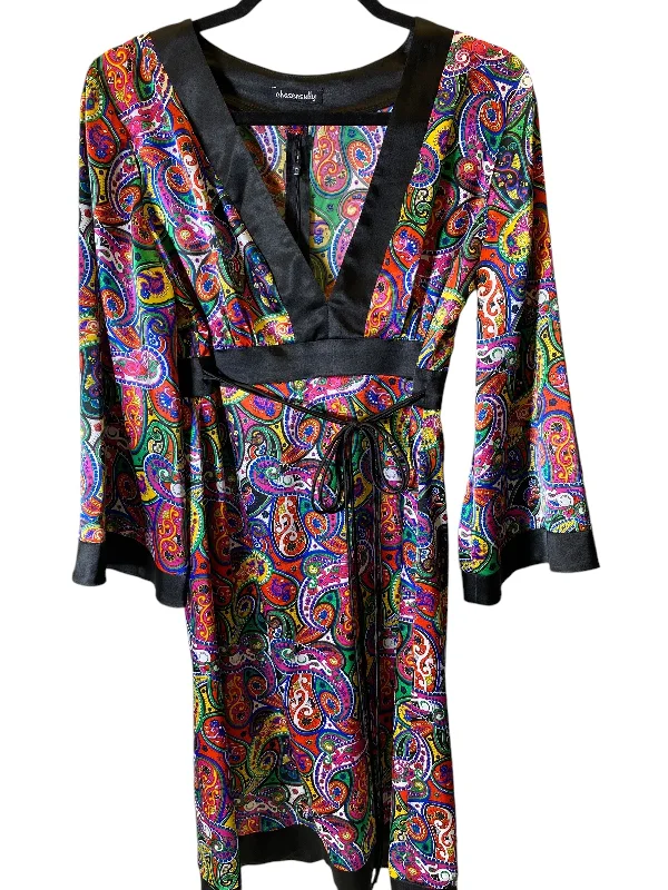 Doorbuster Deal t-shirt dressDress Casual Short By Clothes Mentor In Multi-colored, Size: M Doorbuster Deal t-shirt dressDress Casual Short By Clothes Mentor In Multi-colored, Size: M